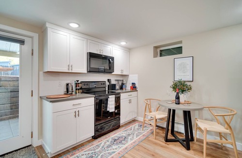 Turnagain Apartment | Alluring Anchorage Apt - Walk to Coastal Trl!