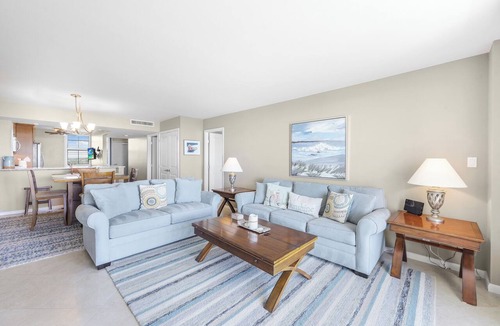 Marco Island Condo | Alluring Beachfront Condo | Pool & View of Lagoon