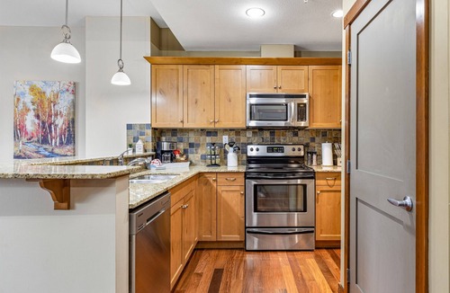 Town Centre Apartment | Alluring Mountain View Condo - The Heart Of Downtown!