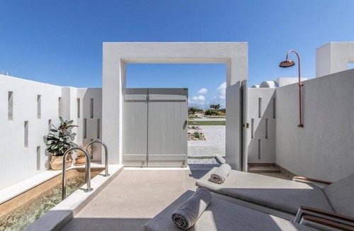 Skiros Villa | Alluring Skyros Suite | Suite Imperial | 1 Bedroom | Private Furnished