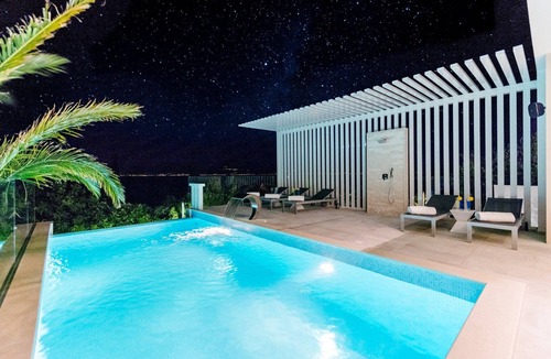 Sutivan Villa | Alluring Sutivan Villa | 3 Bedrooms | Villa Tranquil Brac