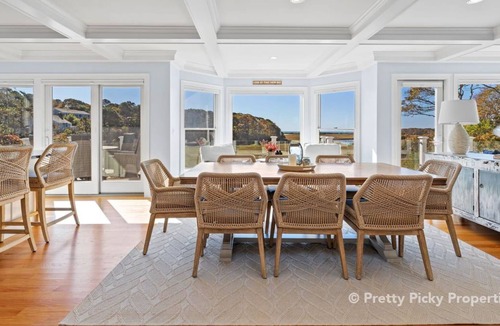 South Chatham House | Alluring, Upscale in Chatham, Striking Water View, Separate Guest House: 081-C