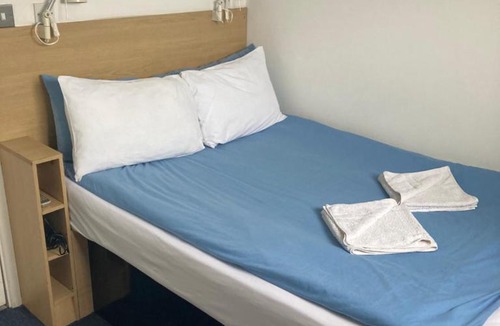 Dover Hostel | Alma House