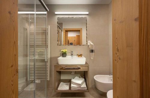 Casola Hotel | Almhotel Lenz