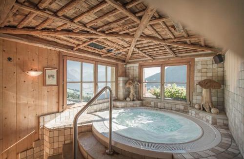 Casola Hotel | Almhotel Lenz