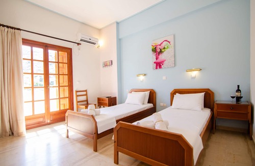 Ios Town House | Almira Inn