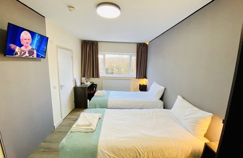 Bicester Hotel | Almond Tree Hotel