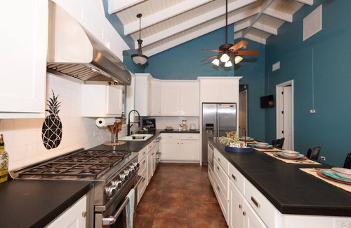 Sion Farm Villa | Almost Heaven: 5 Bed Villa