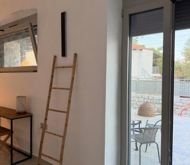 East Mani Apartment | Almyra Suites