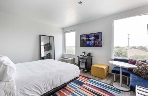 Round Rock Hotel | Aloft by Marriott Austin Round Rock