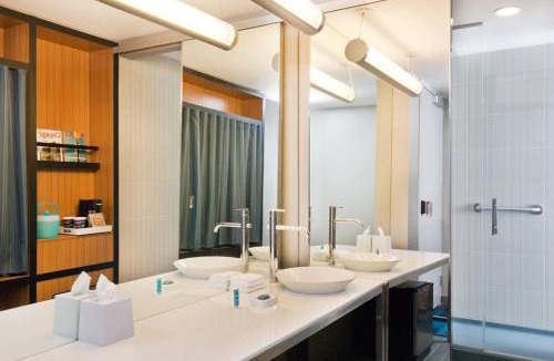 Bolingbrook Hotel | Aloft by Marriott Bolingbrook