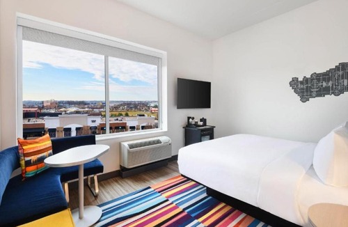 West Chester Hotel | Aloft by Marriott Cincinnati West Chester
