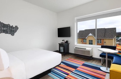 West Chester Hotel | Aloft by Marriott Cincinnati West Chester