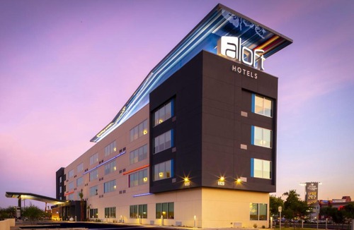 Glendale Sports and Entertainment District Hotel | Aloft by Marriott Glendale at Westgate