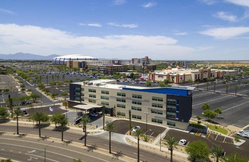Glendale Sports and Entertainment District Hotel | Aloft by Marriott Glendale at Westgate