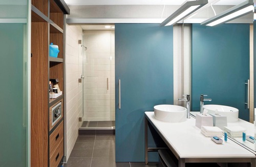 Overlake Hotel | Aloft by Marriott Seattle Redmond