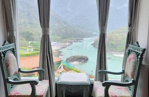 Tapovan Apartment | Aloha Ganga view 2BHK Apartment by Almost Heaven