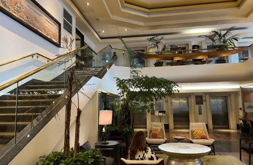 Waikiki Resort | Aloha Gem Studio - Sleek Kitchen, Luxe Amenities & Fast Wi-Fi