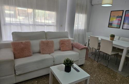 Hellin Apartment | Alojamiento centrico en Hellin con garaje