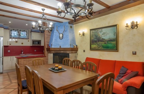 Torrelavega House | 'Alojamientos Marte Room 6' with shared terrace and garden