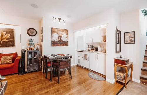 Montgomery House | Along River Ridge