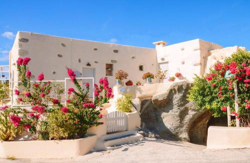 Milos Villa | Aloni Cave House