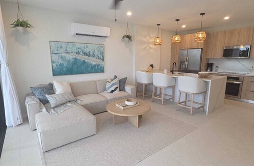 Lower Carlton Condo | Alora 7 – SkyPool Sundeck & Ocean View