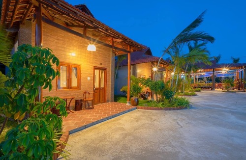 Ham Ninh Resort | ALPACA RESORTS