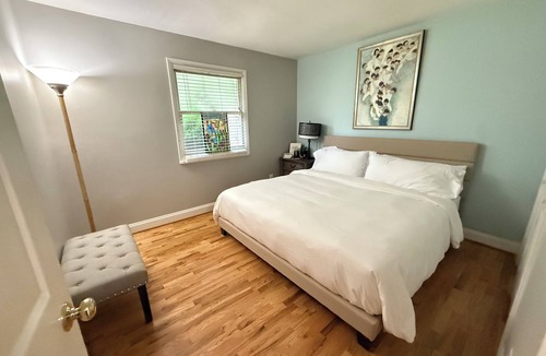 Spotsylvania Bed & Breakfast | Alpaca Farm, Japanese Garden, Family Friendly 3-bedroom bed & breakfast