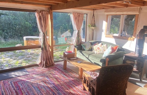 Upper Takaka Cabin | Alpacas Off Grid - Eco Cabin