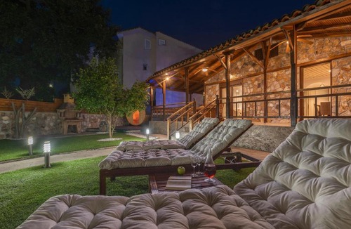 Olympiada Villa | ALPE LUXURY ACCOMMODATION Villa Arches