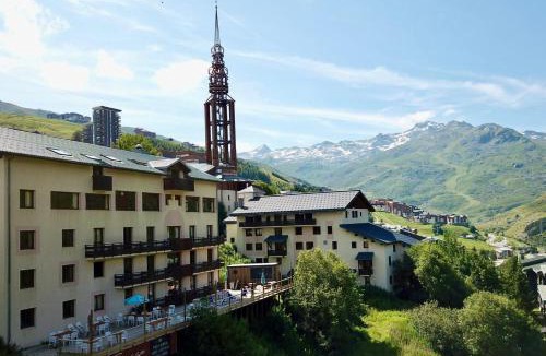 Les Menuires Hotel | Alpeen Hotel