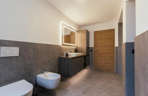 Longomoso Apartment | Alpenglow Apartments