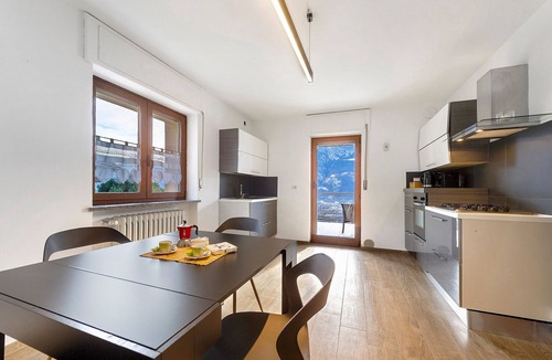 Senin Apartment | Alpenglow Maison Lugon – Mountain Views 5 Minutes from Aosta