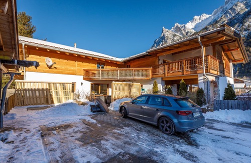 Mittenwald Ski Chalet | Alpenloft 1.0