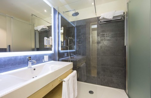 Dimaro Hotel | AlpHoliday Dolomiti Wellness