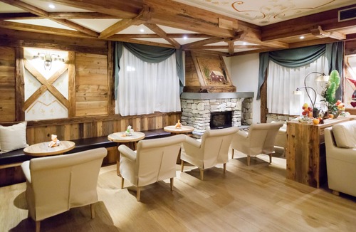 Dimaro Hotel | AlpHoliday Dolomiti Wellness