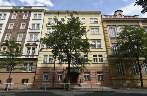 Prague 2 Apartment | Alphonse Mucha Style New LOFT near IP Pavlova, Prague 2