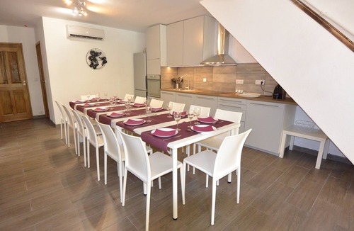 Plan-d'Orgon Villa | Alpilles Luberon Air-conditioned Spa Heated swimming pool Petanque Table soccer