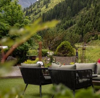 Mandarfen Hotel | Alpine B&B including summercard