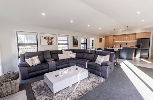 Hanmer Springs House | Alpine | BBQ & Fireplace | Table Tennis - HS68319