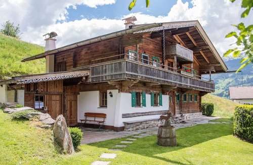 Stummerberg Ski Chalet | Alpine chalet with its own garden