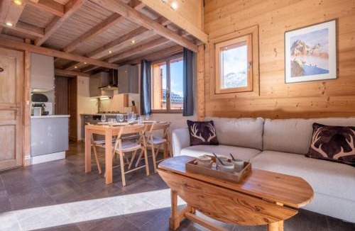 Les Bossons Ski Chalet | Alpine Escape Facing the Aiguille du Midi