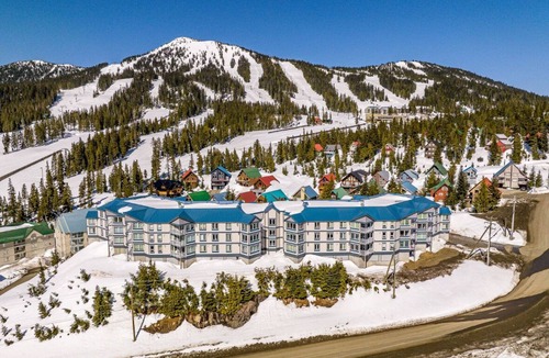 Courtenay Condo | Alpine Escape: Ski-In/Ski-Out Condo with Stunning Mountain Views