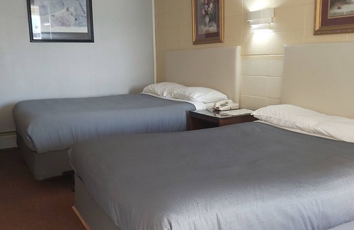 Grande Cache Hotel | Alpine Lodge Motel