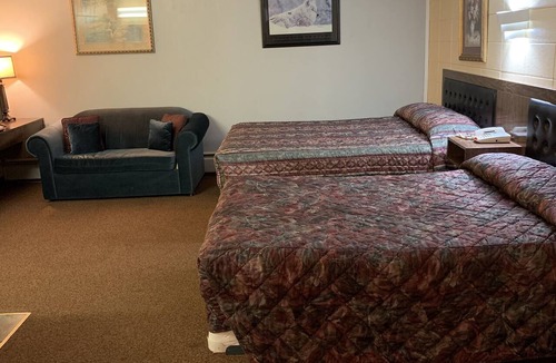 Grande Cache Hotel | Alpine Lodge Motel