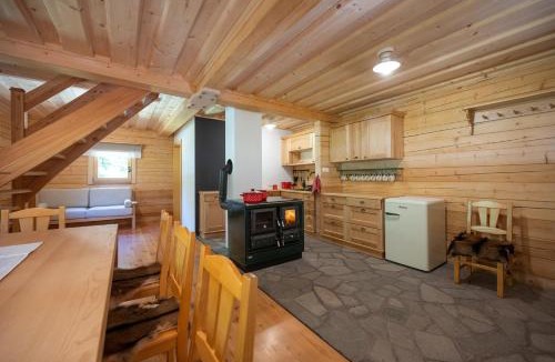 Solcava Ski Chalet | Alpine Loghouse Planšarska bajta Matkov Kot