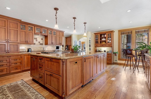 Beaver Creek House | ALPINE MANSION, 9bd + LOFT BR SLEEPS 26 HUGE 8000 sq ft EXCLUSIVE BEAVER CREEK!
