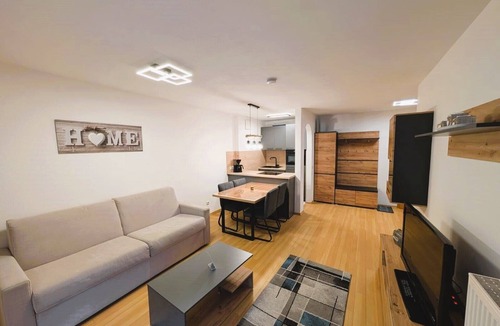 Oberaudorf Apartment | Alpine Panorama Apartment with Pool and Sauna