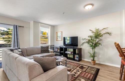 Dillon House | Alpine Ridge A25 by Great Western Lodging